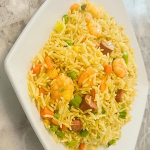 hand saTemperature: Hot Ingredients: Carrots, Sweetcorn, peas, Green beans, Spring Onion , Onion, Basmati Rice, Prawns, sausages, chicken cubes, hot curry powder, garlic and ginger powder, black pepper, thyme Allergies : Gluten, Crustaceans, Mustardnitizer